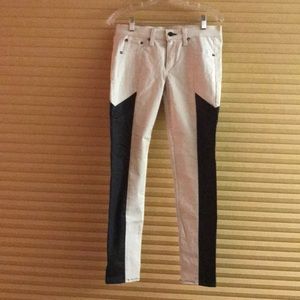 Rag & Bone sz 28 Wht Jeans W/black leather stripes
